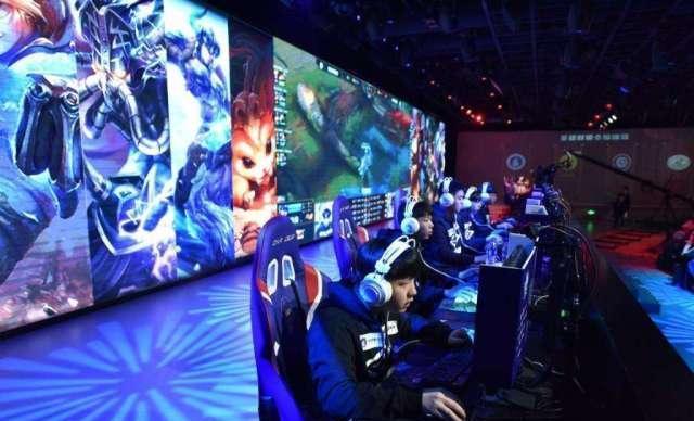 奠定更坚实 奠定更坚实